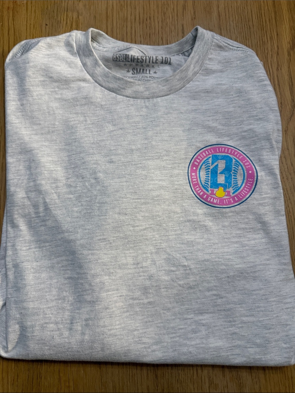 Baseball Lifestyle 101 Mens Small Gray Short Sleeve Tee with Colorful Chest Logo
